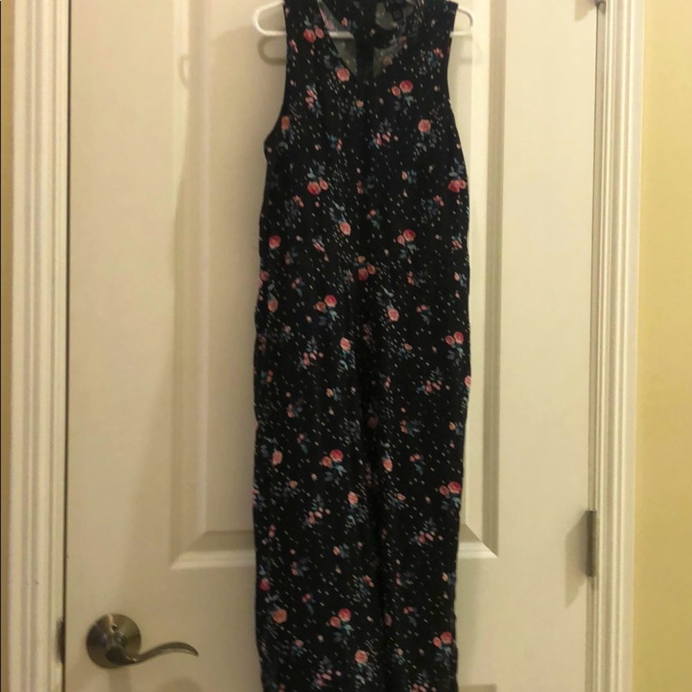 Black flowered girls jumper